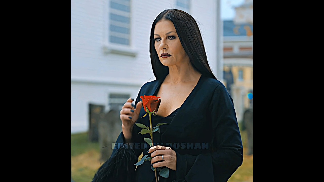 Miss Addams On Garrett's Coffin 🌚 - 