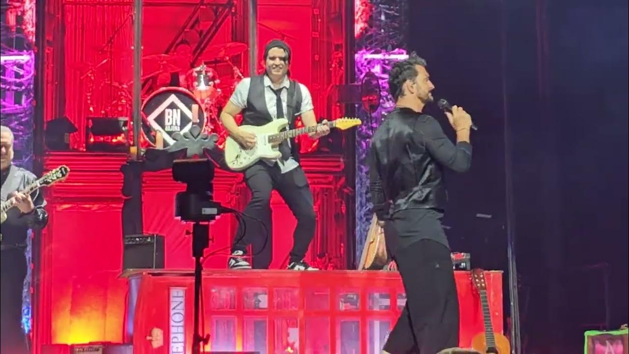 Si el norte fuera el sur,Ricardo Arjona Nashville TN Tour Blanco y