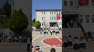 Bandirma Ti̇caret Borsasi İlkokulu 1A Sinifi 23 Ni̇san Gösteri̇si̇