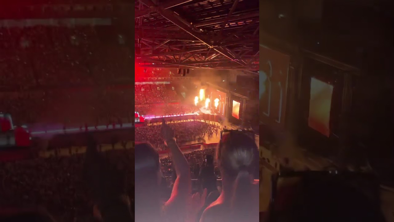 I could feel the flames from where I was sitting 