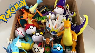 Large Scale Pokemon Figures / Poke Balls with Figures Tauros Dragonite Mega Charizard Y Solgaleo