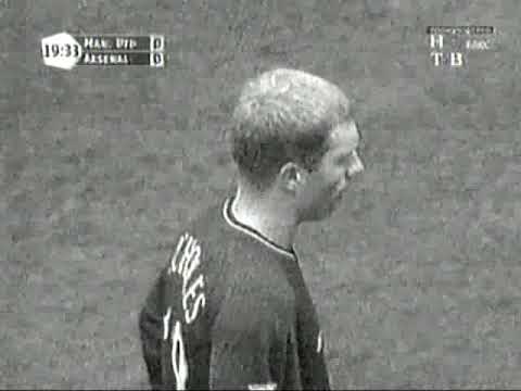 Scholes&#39;s foul in MU Arsenal 0 1 2001/2002