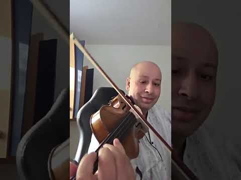 وأنا أشرح للطلبة في لايف الكليساندو العربي الأستاذ خالد بايزة