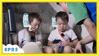 👪Chen Feiyu takes the twins to watch the train for delivery. He is too tired, but the twins will....