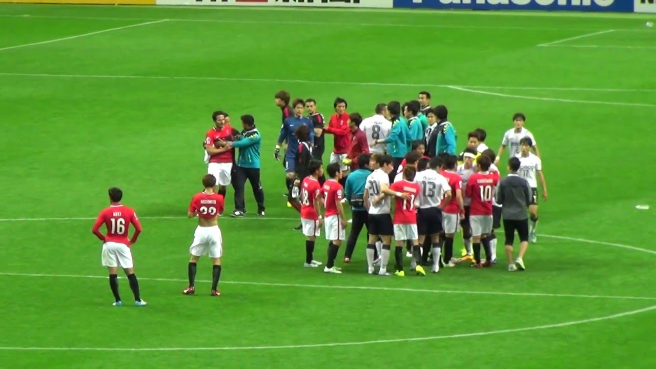 韓国選手 ピッチにテーピング投げ捨て事件 Acl 浦和vs浦項 16 5 3 Youtube