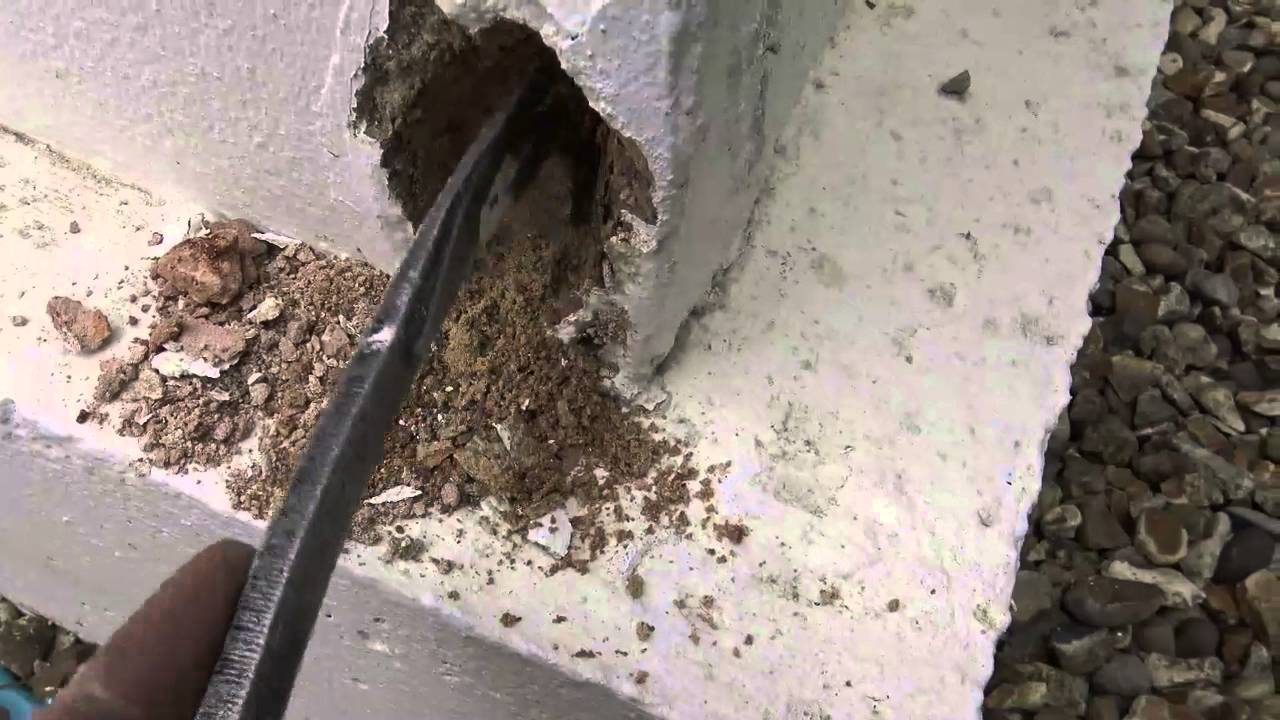 A wet house cement render and GYPSUM to hold the beading! No rising