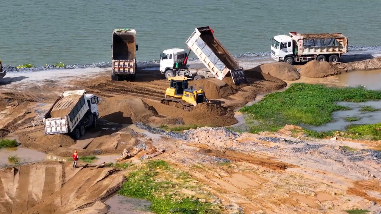Fantastic Bulldozer SHANTUI DH17  Work – Spreading Soil to Reclaim Land