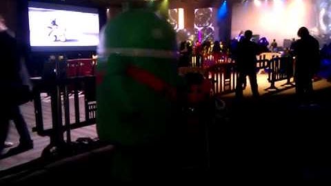 Dancing Android walking and pausing