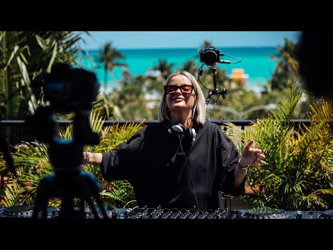 LOVRA - 1001Tracklists ‘The Future Of Dance’ Miami Rooftop Sessions 2023 [Tech House Live DJ Set]