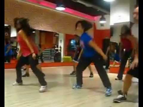 09052011 FREAKY LIKE ME-MADCON FEAT AMEERAH SARA.flv