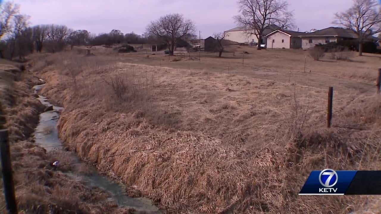 Mead Farmer wants his poisoned pond cleaned up