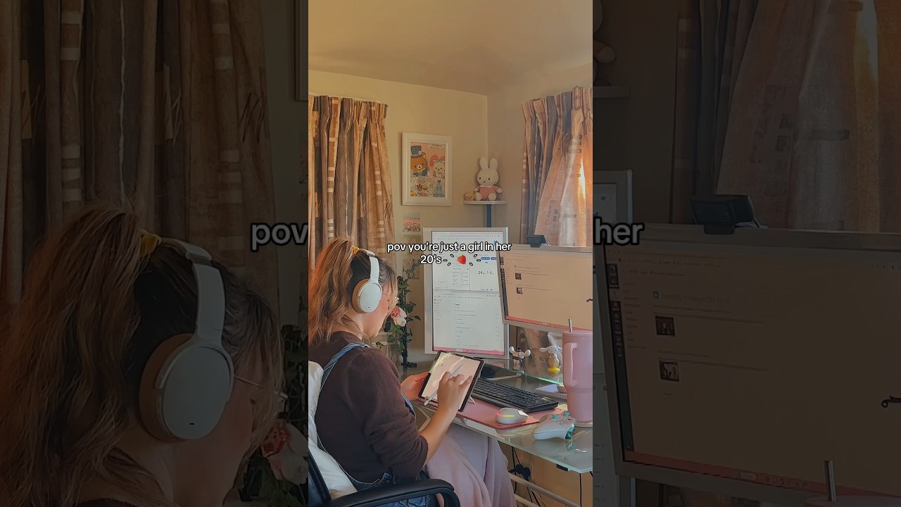 certified fan girl and collector of trinkets 🍓✨ 