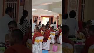 Wat Bo | Monk Once a day Meal #monk #siemreap #food #diytravel #service #charity #lunch #cambodia