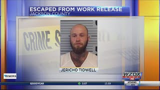 Jackson County deputies looking for escaped inmate