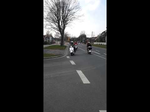 14.4.2012 Vespaanrollern in