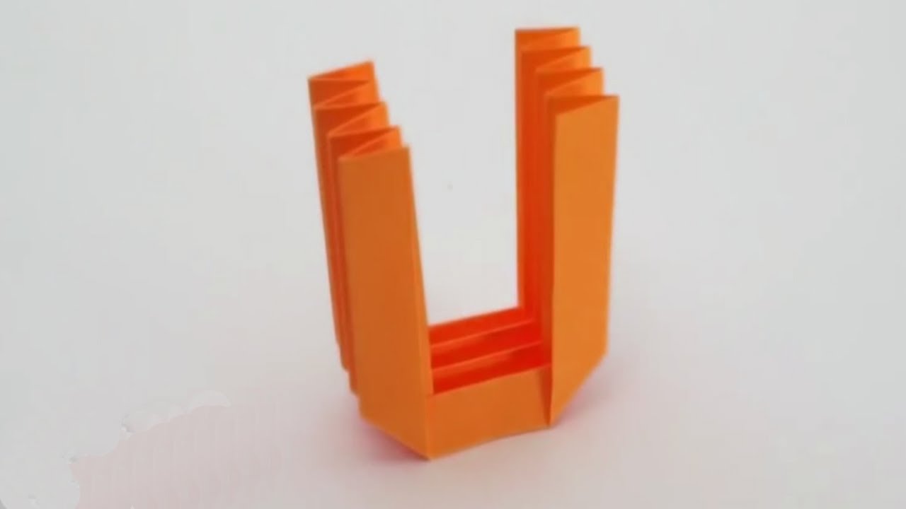 How to make an origami letter 'U'