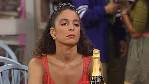 A Different World: 4x01 - Whitley cries to her gir...