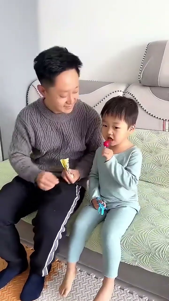 给儿子做个西红柿棒棒糖#Cute baby#Cute#呆萌小米宝#聪明宝宝#萌娃