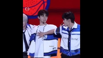 istg, he’s giving him butterflies again😅 #zb1 #zerobaseone #jiwoong #zhanghao #shortsfeed #shorts
