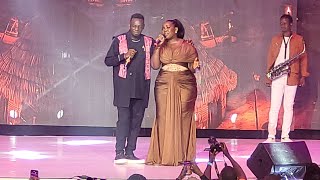 Maureen Nantume ne Pastor Wilson Bugembe basinziza Katonda ku Concert ya Serena Hotel 