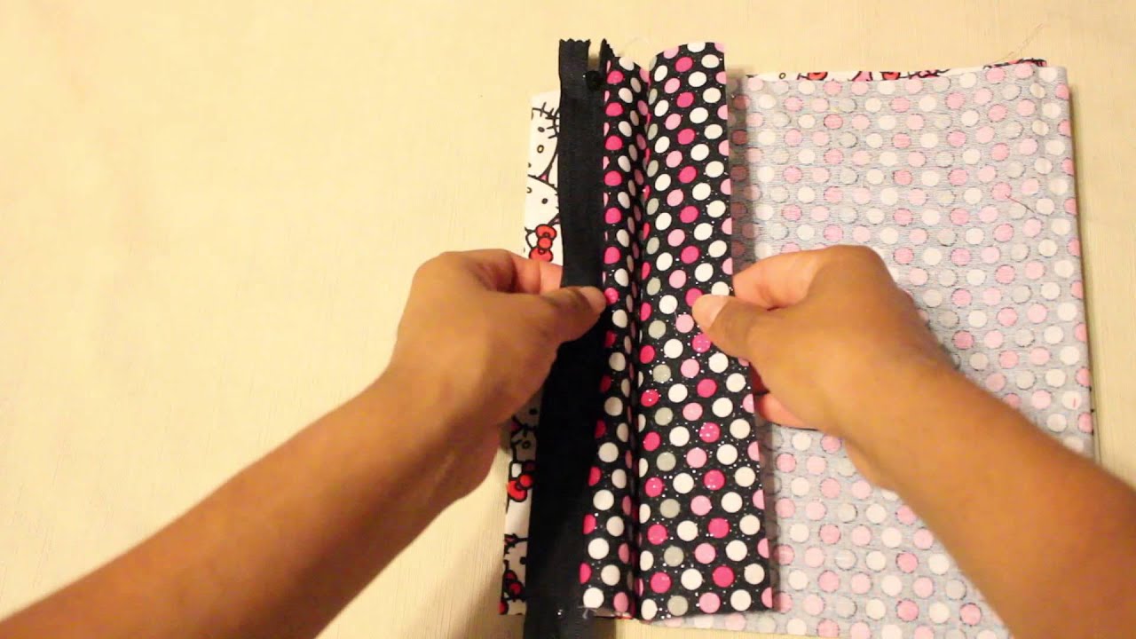 DIY Sewing a Zipper Bag with Lining - Hello Kitty - YouTube
