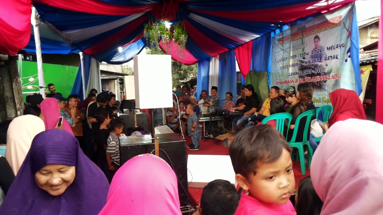 Ucok baba nyanyi lagu Medan KEREN suaranya