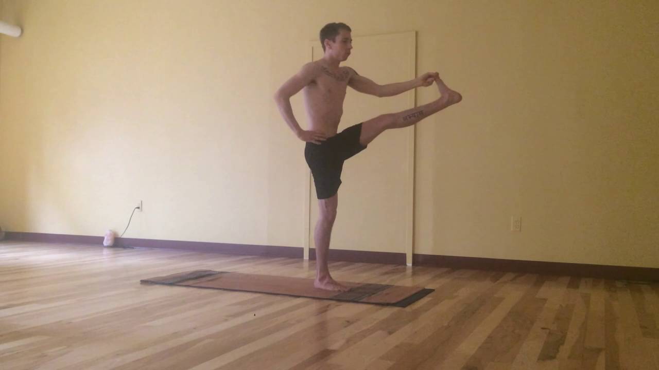 ashtanga mysore Utthita Hasta Padangusthasana - Extended Hand Big Toe Pose