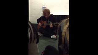 Ed sheeran / afire love acoustic / seattle private performance /-8/21 Resimi