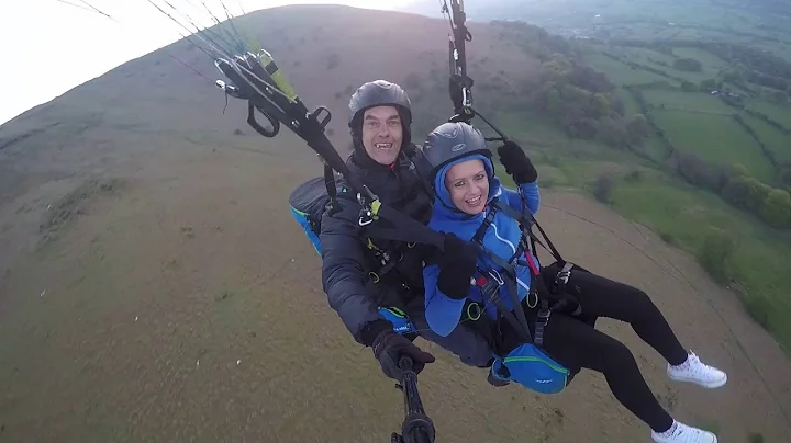 Jeanette Richards paragliding