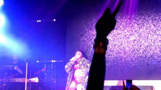 Tinashe performing &quot;No Contest&quot; at Belasco theater