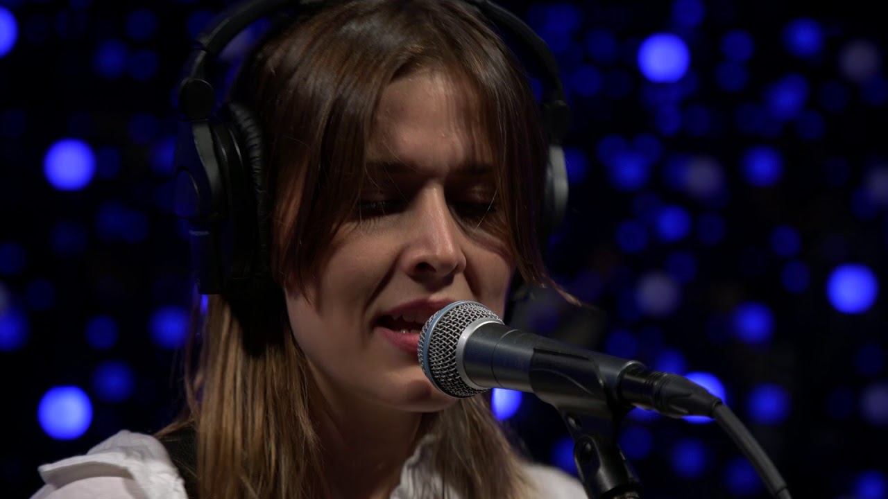 Middle Kids - Don't Be Hiding (Live on KEXP) in studio nails