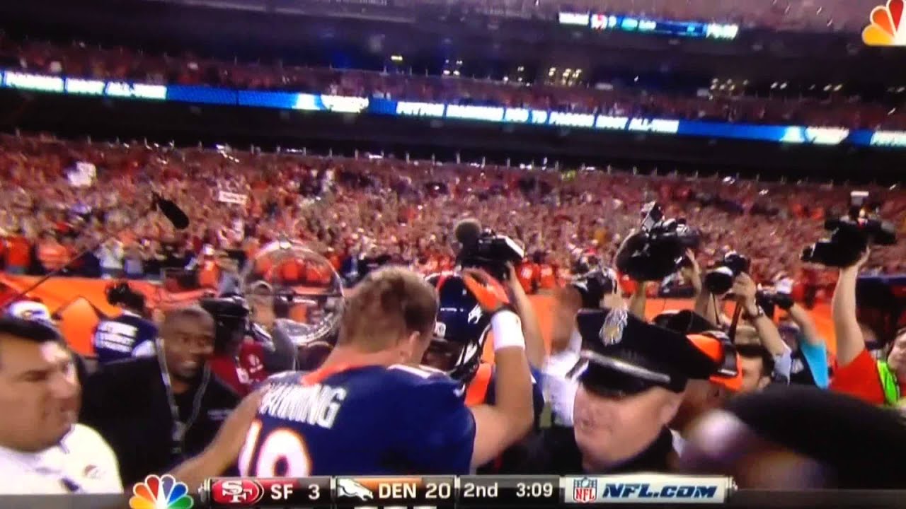 Peyton Manning throws a NFL record 509th touchdown pass!! - YouTube
