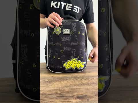 Рюкзак GoPack Education напівкаркасний Urban 38x28x13 см, 15 л, чорний (GO24-165M-6), відео 1