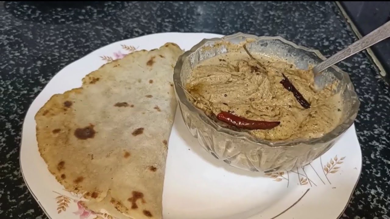 Chawal ki roti or Akki roti with peanut chutney village style - YouTube