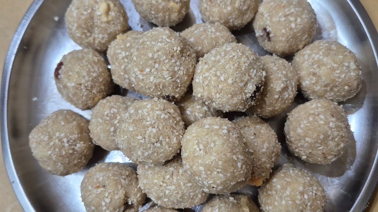Ganesh Chaturthi par banaye til mawa laddoo
