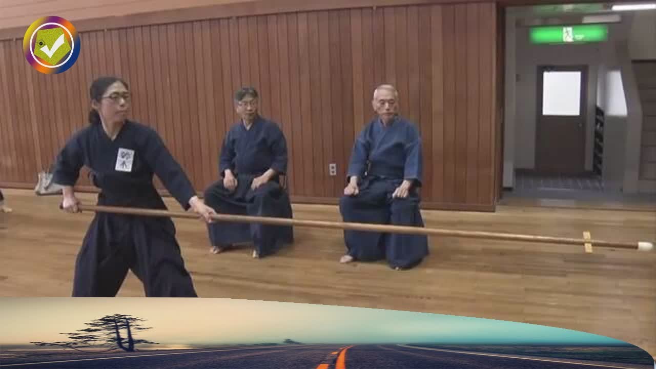 戦国時代から続く伝統の槍術 女性が初めて審査に合格 - YouTube