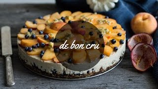 Gâteau au faux-mage et gingembre, bleuets, pêche et fruit de la passion