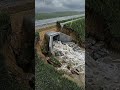 Las obras de disipación de energía reducen la velocidad del agua al salir de alcantarillas