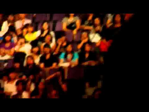 [Fancam]110402 Singapore E!awards - Se7en with award - Super close up vers