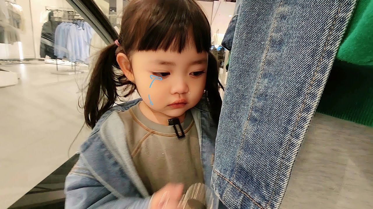 [SUB] RUDA закатил истерику в Париже. 🇫🇷 (День, когда РУДА много плакал 😥)