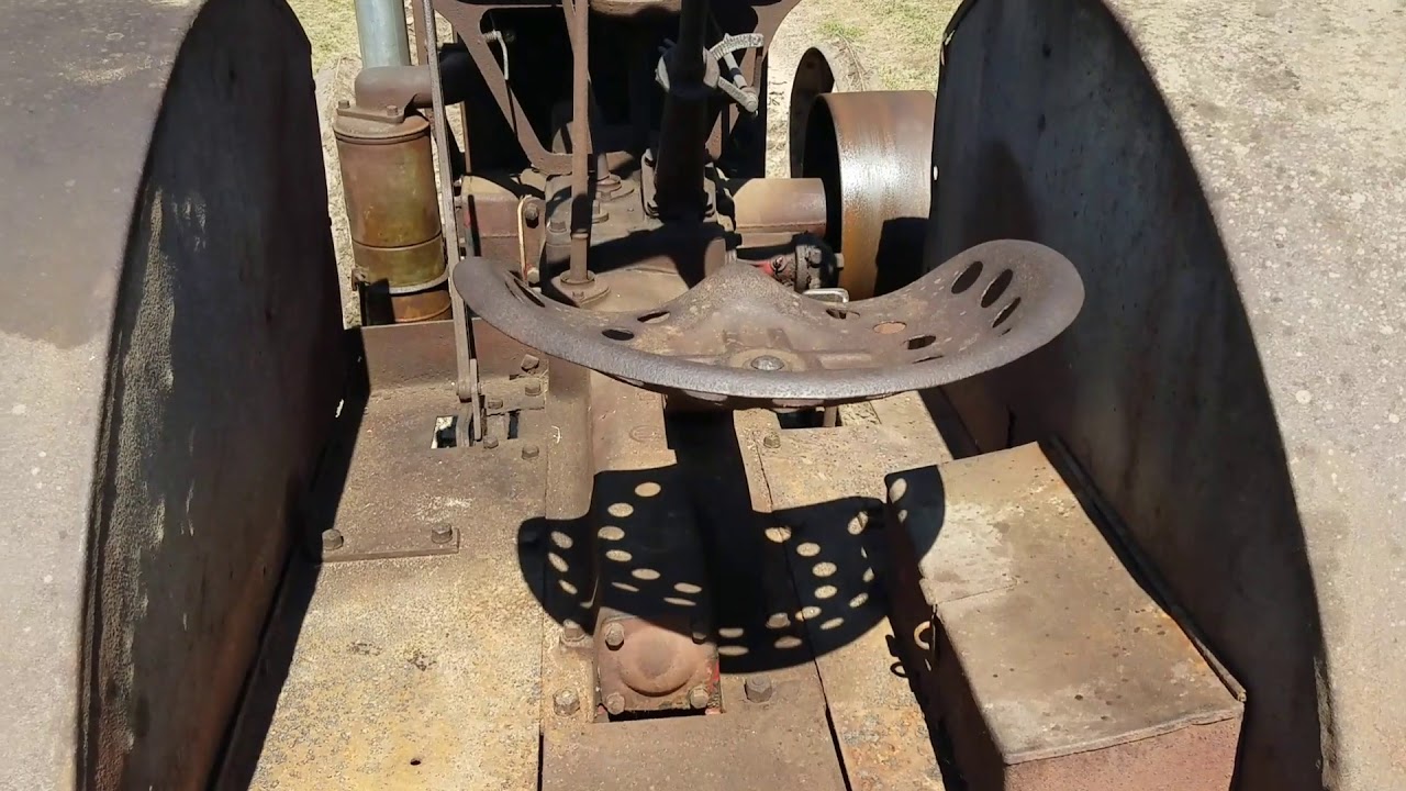 Mccormick deering 10-20 - YouTube