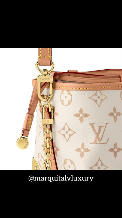 Louis Vuitton 2000s Monogram Heart Pouch · INTO