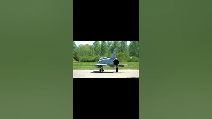 RARE FOOTAGE Very close Mirage III Afterburner Take off | Payerne #shorts #planespotting #fighterjet - DayDayNews