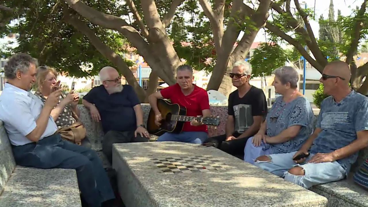 שדרות 1973: גזענות, אשכנזיות והשיר של חיים אוליאל