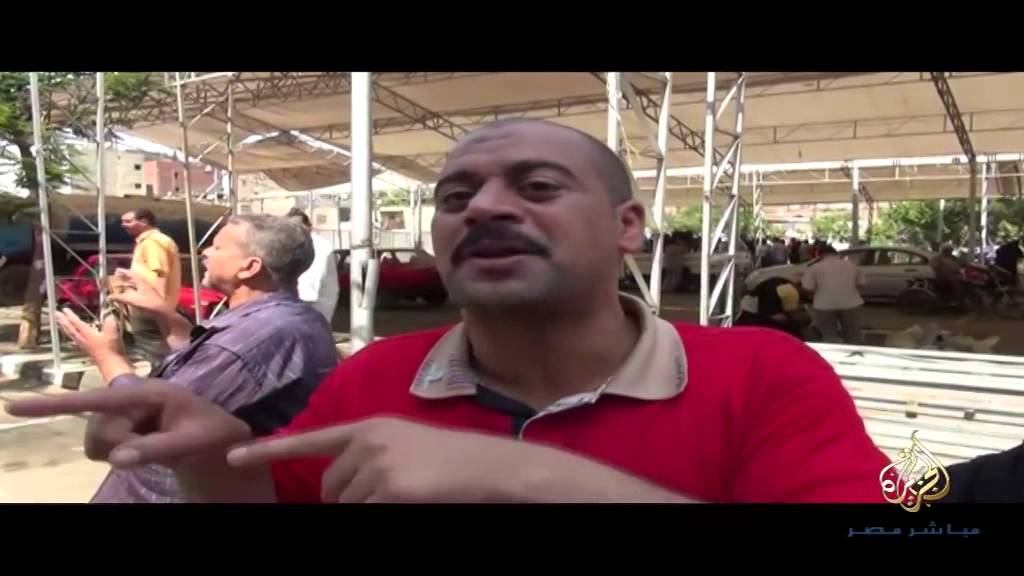 بائع للسيسي: قلت إن الفقر بيولد الإرهاب وأنت حطتنا على طريق الفقر