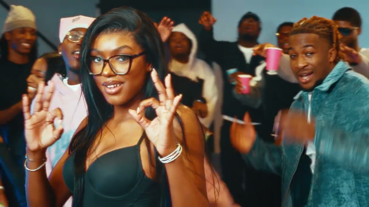 Sleduj KIlimandjaro X Landoza - MAGALIE (Clip officiel) na YouTube Sleduj KIlimandjaro X Landoza - MAGALIE (Clip officiel) na YouTube