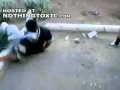 Erkek Arkadaşına Yumruk Atan Kız