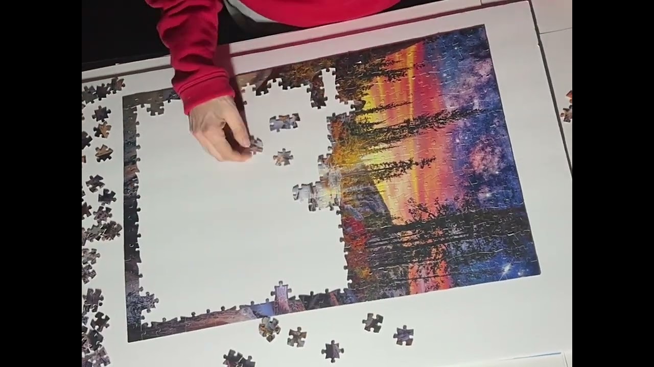 Timelapse of 500 piece puzzle being completed 