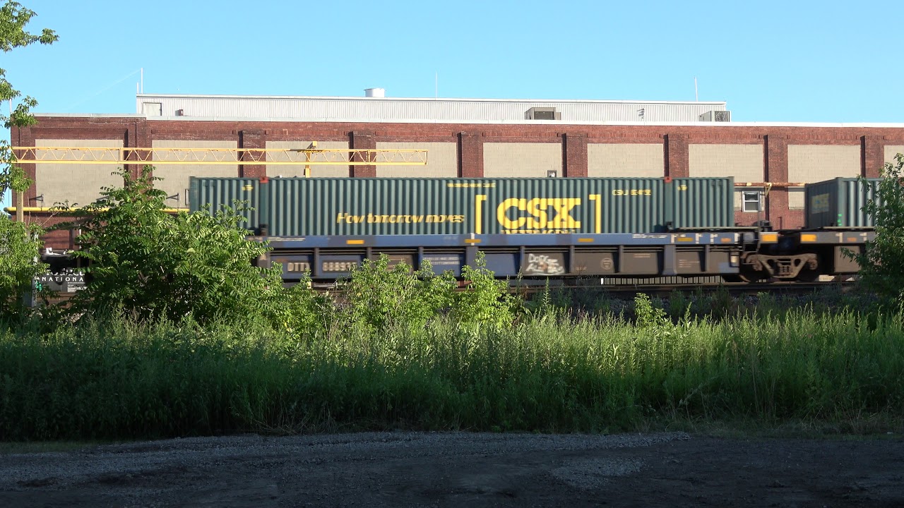 bnsf 5729 CSX Train Passes Former ALCO Building Extreme 4K 100 FPS