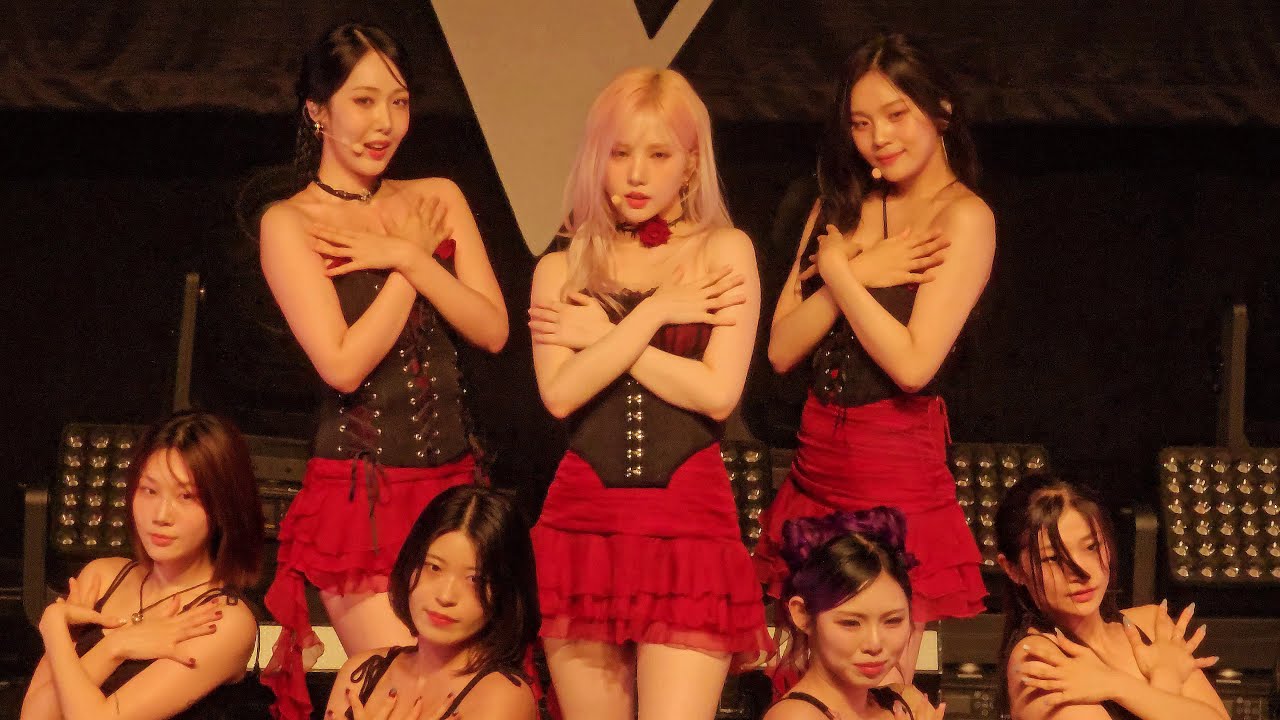 VIVIZ (비비지) in 4K - KILLIN' IT 👇 IN PITTSBURGH #412_7 - V.HIND